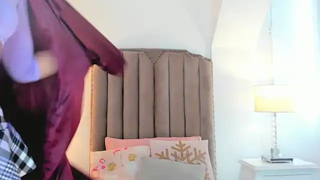 Emma Torres   online show from May 2026 12:54:01 PM