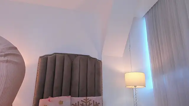 Emma Torres   online show from May 2026 11:32:02 AM