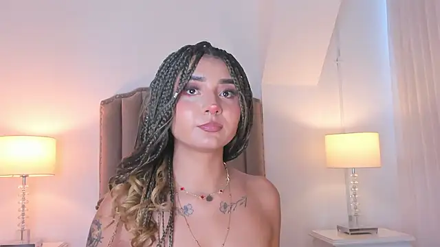 Emma Torres   online show from February 2026 12:10:02 PM