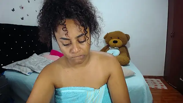 BellaKarla online show from November 2025 01:58:02 PM