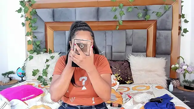 Snapshot of BellaKarla chatting on March 2025 07:50:02 PM BellaKarla online show from March 2025 07:50:02 PM
