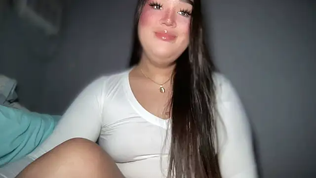 Snapshot of MissCataleyaxxx chatting on February 2026 02:11:01 AM MissCataleyaxxx online show from February 2026 02:11:01 AM