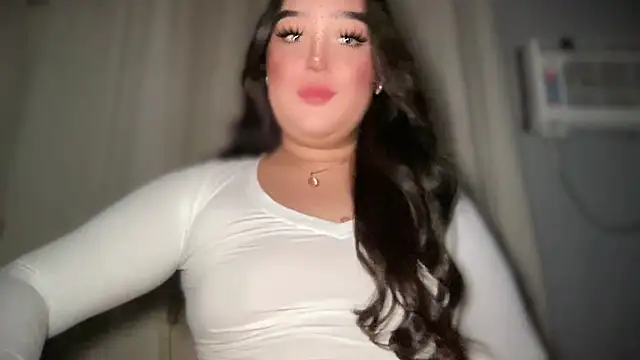 Snapshot of MissCataleyaxxx chatting on December 2025 05:05:01 PM MissCataleyaxxx online show from December 2025 05:05:01 PM