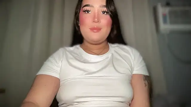 Snapshot of MissCataleyaxxx chatting on February 2026 01:03:02 AM MissCataleyaxxx online show from February 2026 01:03:02 AM