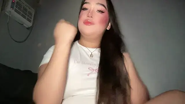 Snapshot of MissCataleyaxxx chatting on February 2026 01:46:01 AM MissCataleyaxxx online show from February 2026 01:46:01 AM