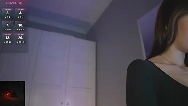 Snapshot of -JuicyMolly- chatting on December 2025 03:24:01 PM -JuicyMolly- online show from December 2025 03:24:01 PM