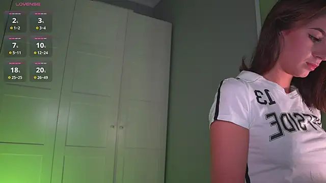 Snapshot of -JuicyMolly- chatting on October 2025 03:46:02 PM -JuicyMolly- online show from October 2025 03:46:02 PM