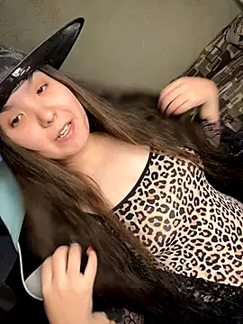 Var Kiss online show from November 2025 10:08:01 AM