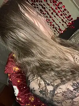 Snapshot of Var_Kiss chatting on February 2026 01:57:02 PM Var Kiss online show from February 2026 01:57:02 PM