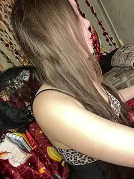Var Kiss online show from April 2026 04:48:02 PM