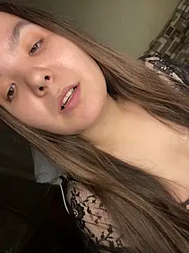 Var Kiss online show from November 2025 11:54:02 AM