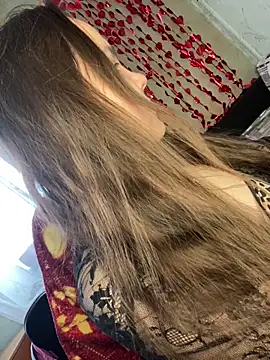 Snapshot of Var_Kiss chatting on February 2026 04:45:02 AM Var Kiss online show from February 2026 04:45:02 AM