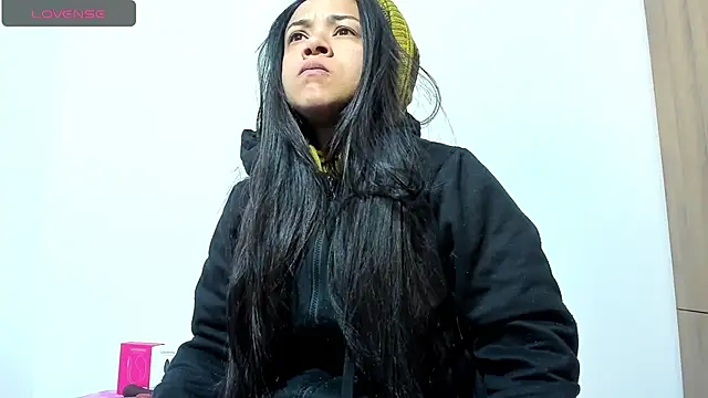 Bessie32 online show from December 2025 10:52:02 AM