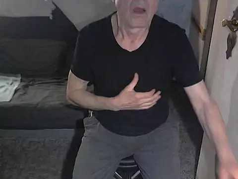 kiam471 online show from April 2026 08:48:01 PM