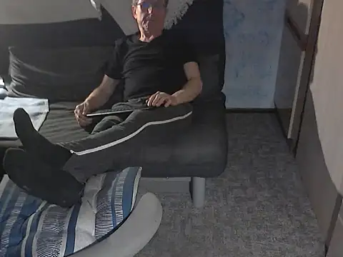 kiam471 online show from February 2026 11:49:02 PM