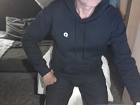 kiam471 online show from October 2025 05:39:01 PM