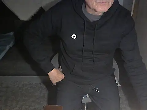 kiam471 online show from November 2025 06:55:01 PM