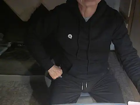 kiam471 online show from March 2025 06:53:02 PM