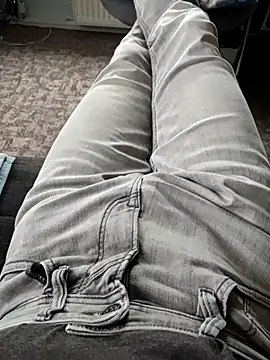 kiam471 online show from October 2025 03:00:01 PM