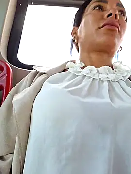 Doll Loren online show from October 2025 02:05:01 PM