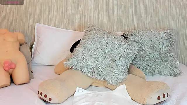 Snapshot of Doll_Loren chatting on October 2025 05:43:01 PM Doll Loren online show from October 2025 05:43:01 PM
