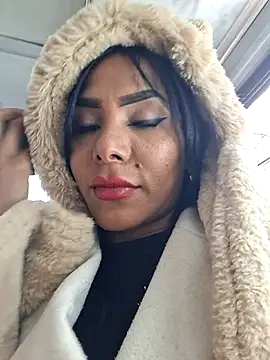 Doll Loren online show from November 2025 07:29:01 PM