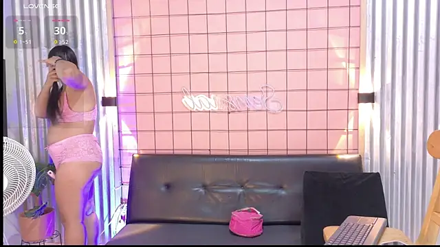 mensia hernandz online show from November 2025 01:36:02 PM