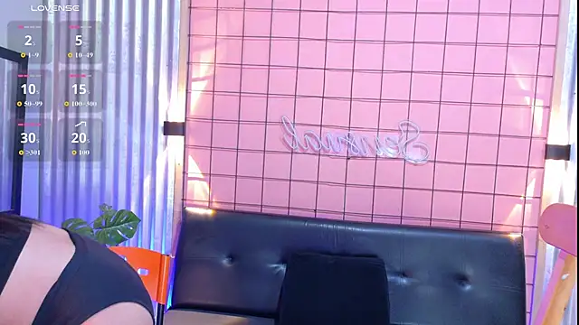 mensia hernandz online show from December 2025 01:25:02 PM