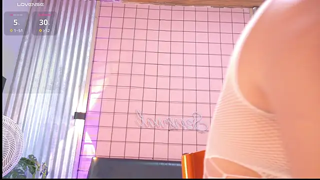 mensia hernandz online show from November 2025 01:26:02 PM