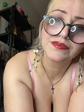 Maria Texas online show from February 2026 09:45:01 PM