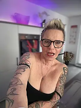 German Milf online show from February 2025 02:46:02 PM