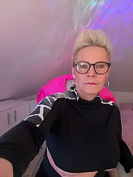 German Milf online show from April 2026 12:45:02 PM