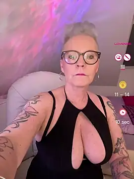 German Milf online show from May 2026 01:26:01 PM