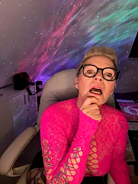 German Milf online show from October 2025 01:53:04 PM