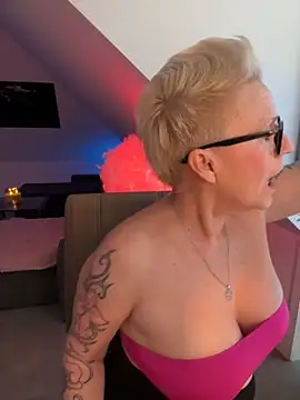 German Milf online show from November 2025 01:47:01 PM