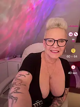 German Milf online show from May 2026 01:19:01 PM