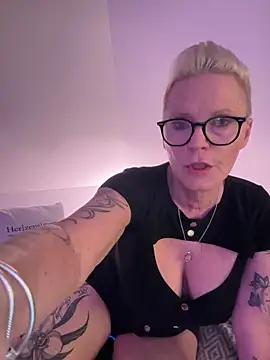German Milf online show from March 2025 06:08:02 PM