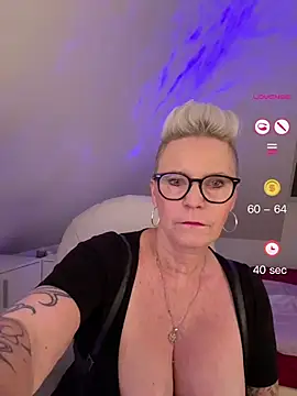 Snapshot of German_Milf chatting on June 2026 12:17:02 PM German Milf online show from June 2026 12:17:02 PM