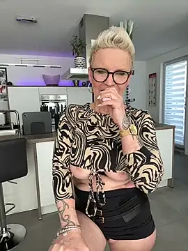 German Milf online show from March 2025 02:21:02 PM