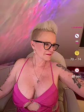 German Milf online show from May 2026 01:17:01 PM