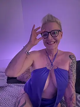 German Milf online show from March 2025 06:22:01 PM