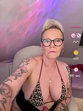 German Milf online show from May 2026 01:03:01 PM
