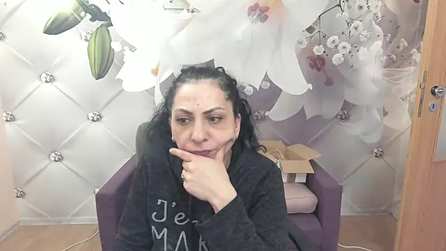 Snapshot of SweetArtemis chatting on March 2025 03:22:02 PM SweetArtemis online show from March 2025 03:22:02 PM