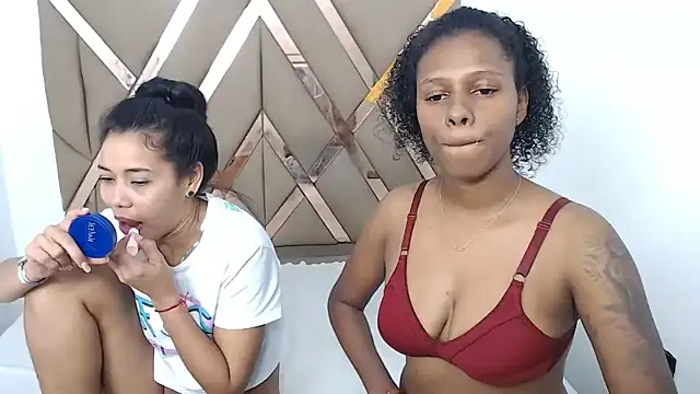 Snapshot of lizeth_keilyn chatting on April 2026 02:03:02 PM lizeth keilyn online show from April 2026 02:03:02 PM