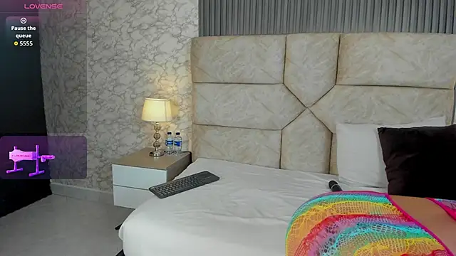 Snapshot of Cris__sweet chatting on November 2025 11:25:01 AM Cris sweet online show from November 2025 11:25:01 AM