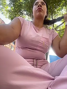 daniela henao online show from May 2026 02:59:02 PM