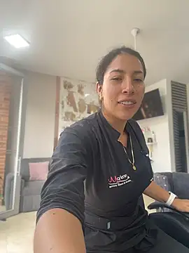 daniela henao online show from March 2026 05:40:01 PM