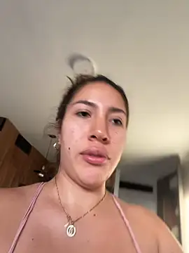 daniela henao online show from June 2026 10:44:01 PM