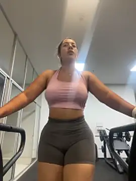 daniela henao online show from June 2026 01:47:01 AM