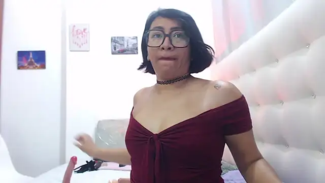 Snapshot of hornywife_ chatting on September 2025 07:32:02 PM hornywife online show from September 2025 07:32:02 PM